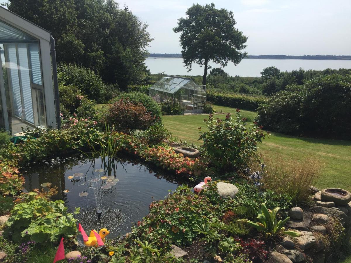 Vaerelse Med Udsigt Over Limfjorden - Rolige Omgivelser Og Adgang Til Flot Have Nykobing Mors Esterno foto